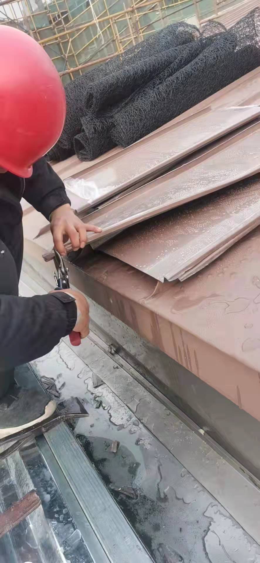 揚州灣頭小鎮（zhèn）咖啡色鈦鋅板屋麵係統